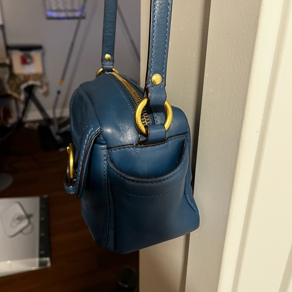Rare Exclnt Vintage Coach Roomy Crossbody Medium Blue great with Jeans Casual. - Picture 7 of 14